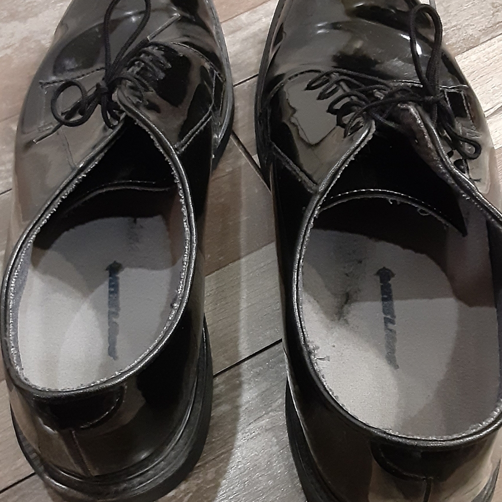 Dress Shoes - Picture 6 of 8